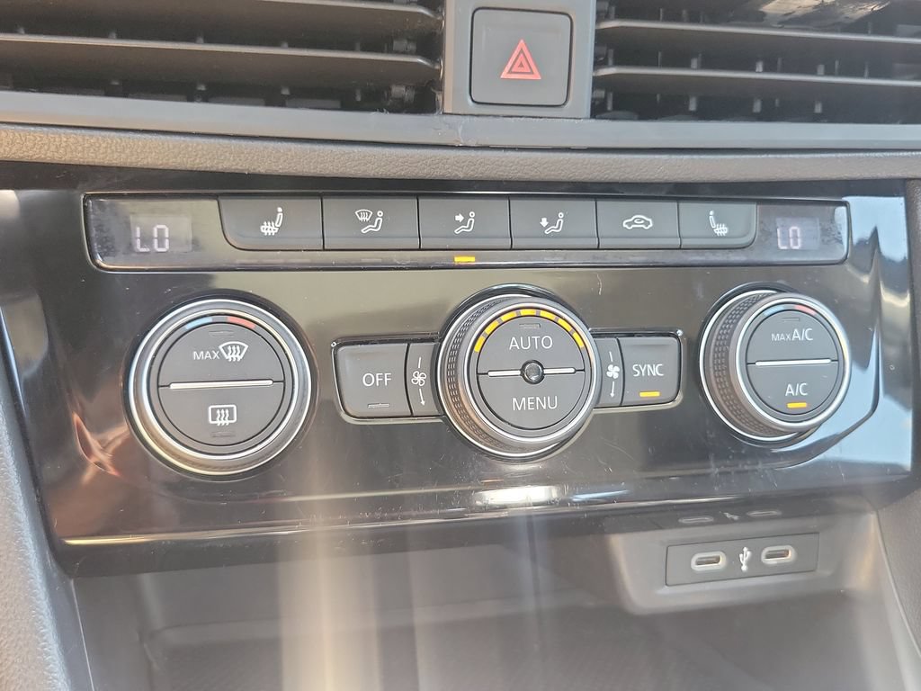 Used 2024 Volkswagen Jetta SE FWD image 27