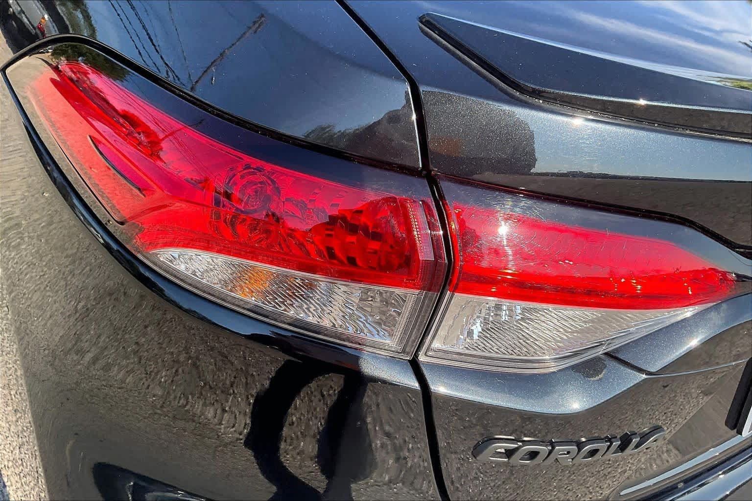 Used 2022 Toyota Corolla SE FWD image 28