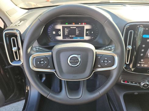 Certified 2023 Volvo XC40 B5 Plus w/ Climate Package AWD/4WD image 19
