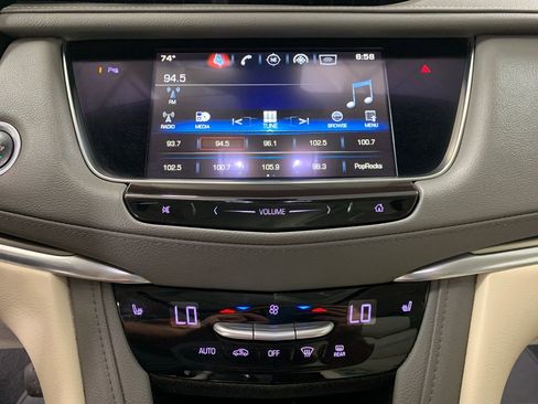 Used 2018 Cadillac XT5 Luxury w/ Driver Awareness Package image 11