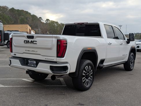 Used 2024 GMC Sierra 2500 Denali Ultimate w/ Max Trailering Package image 9