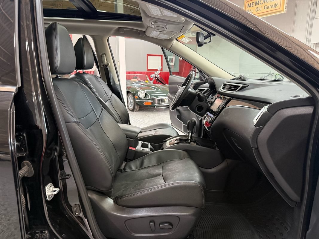 Used 2016 Nissan Rogue SL AWD/4WD image 17