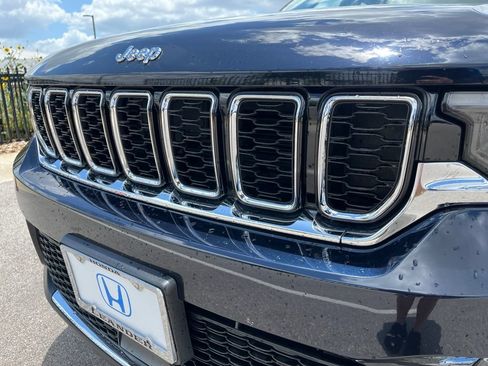 Used 2023 Jeep Grand Cherokee Limited AWD/4WD image 15