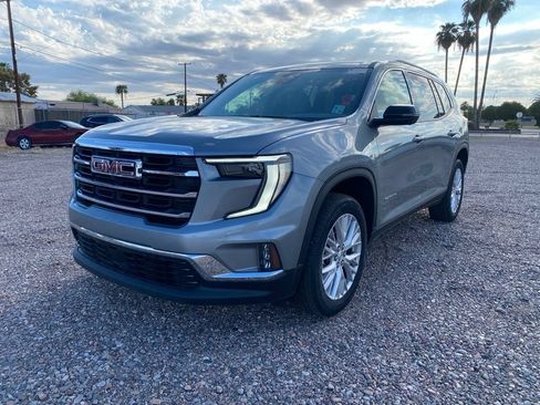 Used 2026 GMC Acadia Elevation w/ Elevation Premium Package FWD image 2