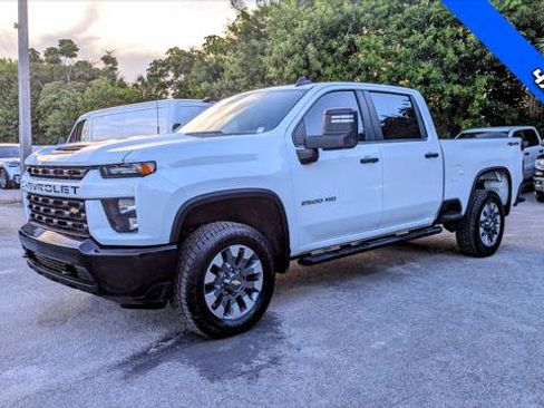 Used 2023 Chevrolet Silverado 2500 Custom w/ Custom Convenience Package image 2