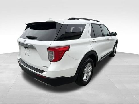 Used 2022 Ford Explorer XLT w/ Equipment Group 202A AWD/4WD image 8