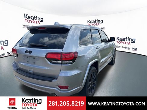 Used 2018 Jeep Grand Cherokee Altitude RWD image 7