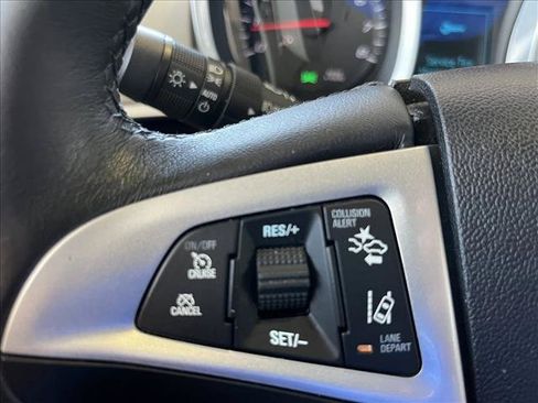 Used 2017 Chevrolet Equinox Premier w/ Enhanced Convenience Package AWD/4WD image 16