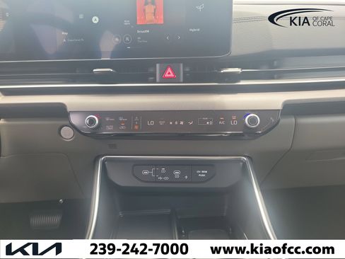 New 2026 Kia Carnival EX FWD image 23