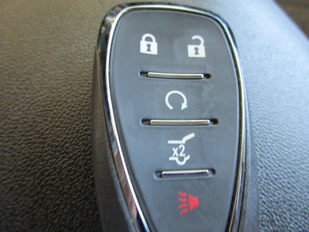 Used 2024 Chevrolet Equinox LT FWD image 47