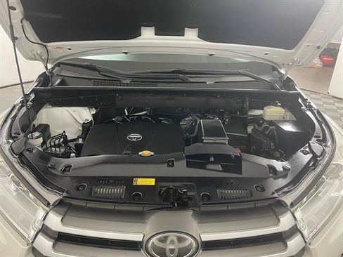 Certified 2017 Toyota Highlander XLE AWD/4WD image 22