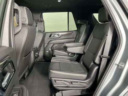 Used 2025 GMC Yukon Elevation image 24