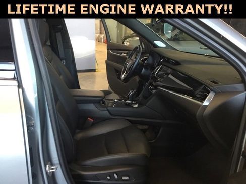 Used 2025 Cadillac XT6 Premium Luxury image 35