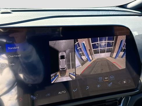 New 2026 Chevrolet Equinox EV LT image 15