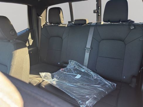 New 2026 Chevrolet Colorado LT image 18