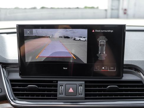 Certified 2021 Audi Q5 Premium w/ Convenience Package AWD/4WD image 17