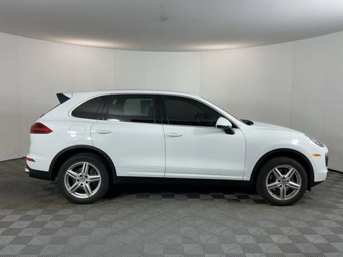 Used 2017 Porsche Cayenne AWD/4WD image 4