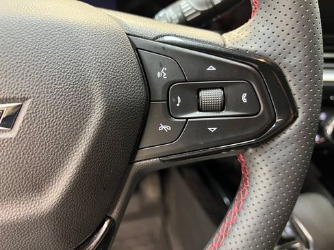 Used 2025 Chevrolet Trax RS w/ Driver Confidence Package FWD image 21