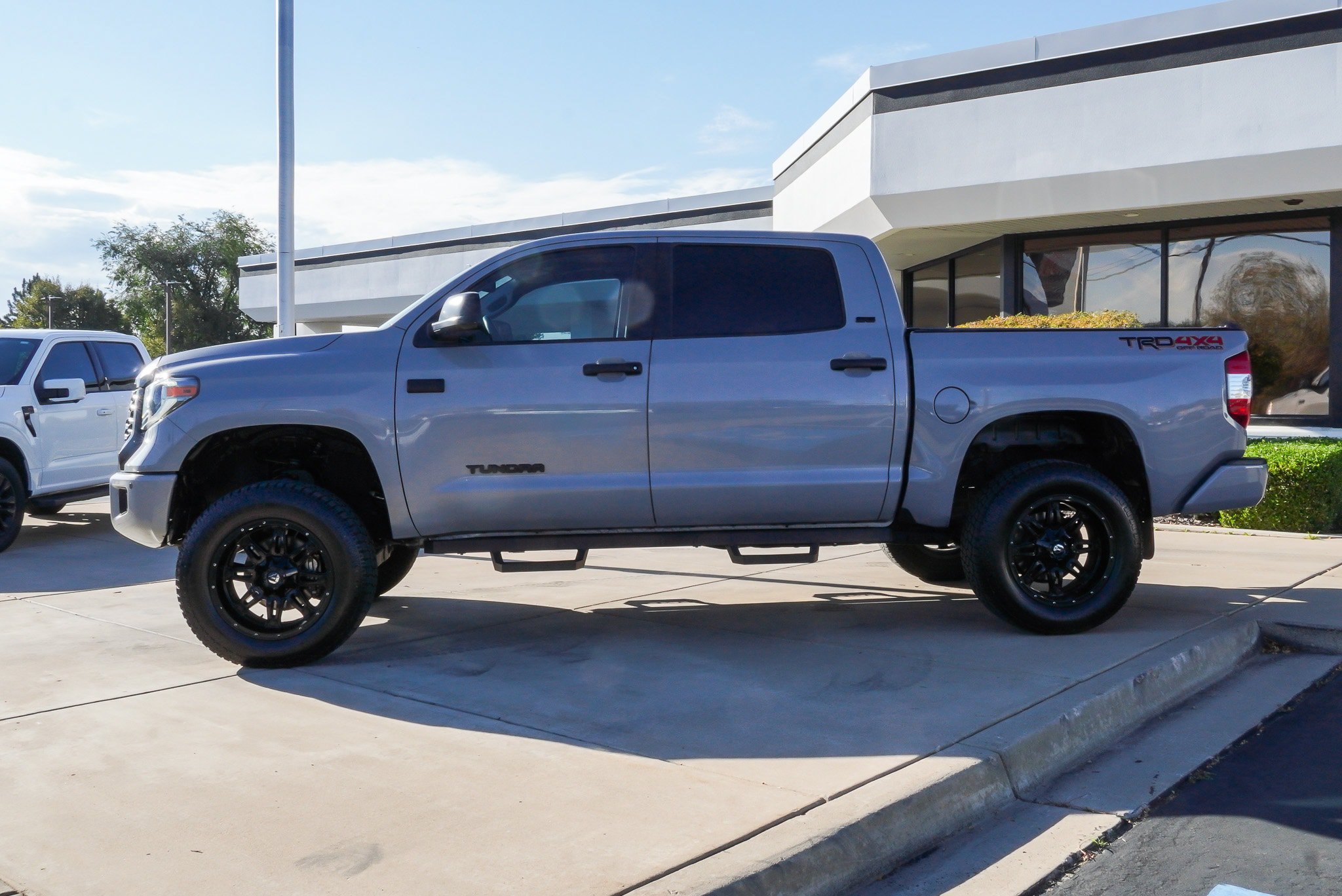 Used 2018 Toyota Tundra SR5 AWD/4WD image 5