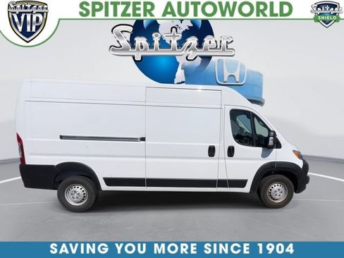 Used 2025 RAM ProMaster 2500 w/ Convenience Group FWD image 3