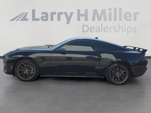 Used 2024 Ford Mustang Coupe RWD image 2