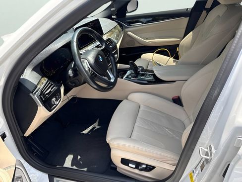 Used 2021 BMW 530i w/ Convenience Package RWD image 7