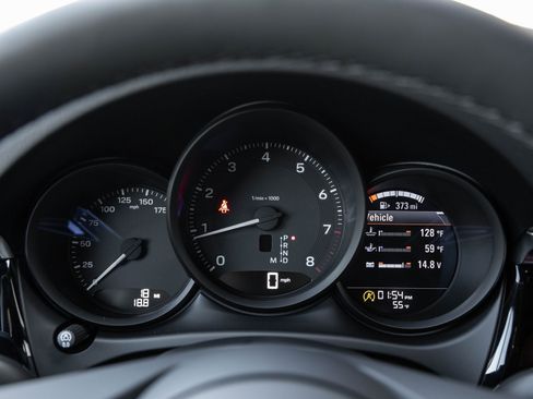 New 2026 Porsche Macan image 14