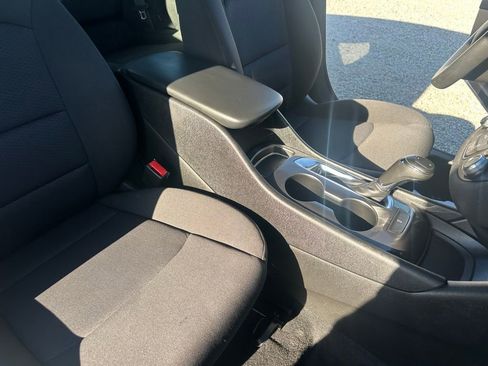 Used 2018 Chevrolet Malibu LS image 31