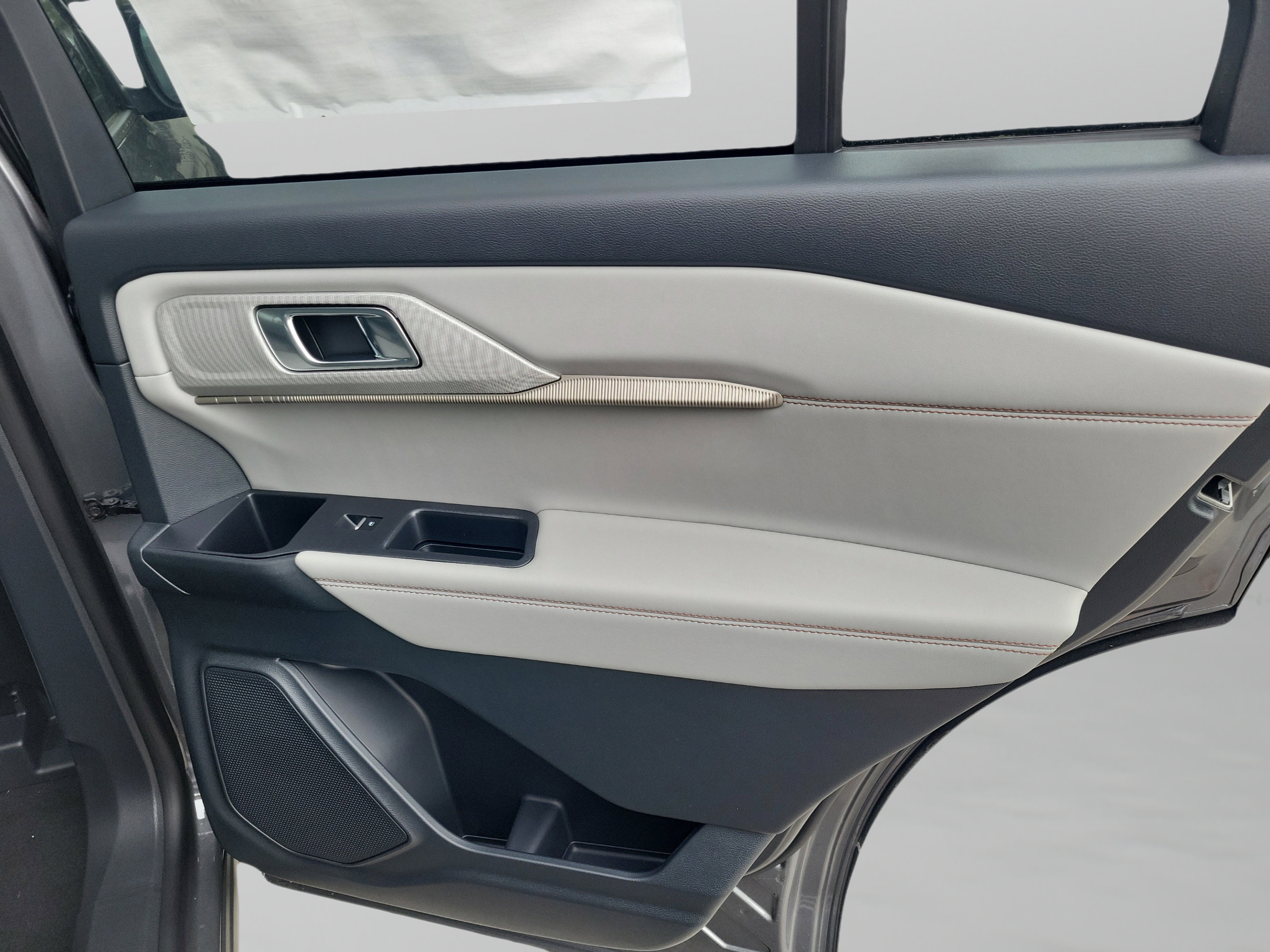 New 2026 Ford Explorer Active w/ Active Comfort Package RWD image 26