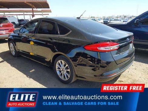 Used 2017 Ford Fusion SE FWD image 5