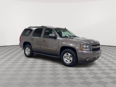 Used 2013 Chevrolet Tahoe LS w/ Convenience Package RWD image 2