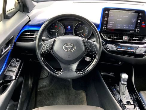 Used 2021 Toyota C-HR XLE image 5