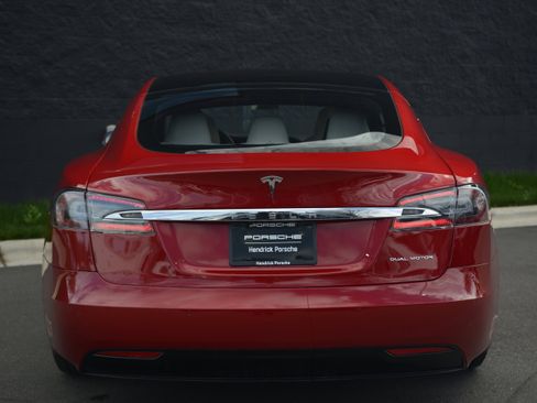 Used 2020 Tesla Model S Long Range Plus image 6