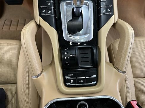 Used 2013 Porsche Cayenne Diesel AWD/4WD image 20