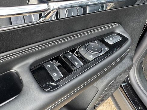 New 2025 Lincoln Corsair FWD image 16