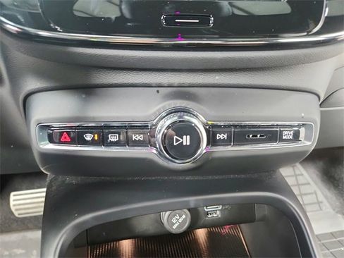 Used 2021 Volvo XC40 T5 R-Design w/ Protection Package image 29