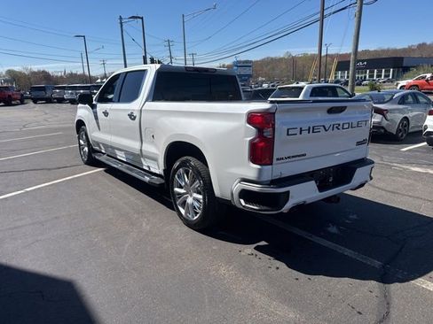 Used 2023 Chevrolet Silverado 1500 High Country w/ High Country Premium Package AWD/4WD image 5
