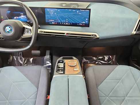 Used 2025 BMW iX xDrive50 image 85