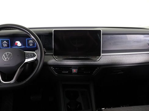 Used 2025 Volkswagen Tiguan S AWD/4WD image 33