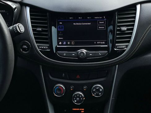 Used 2022 Chevrolet Trax LT w/ LT Convenience Package FWD image 17