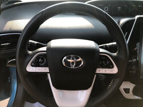 Used 2017 Toyota Prius Prime Advanced FWD image 9
