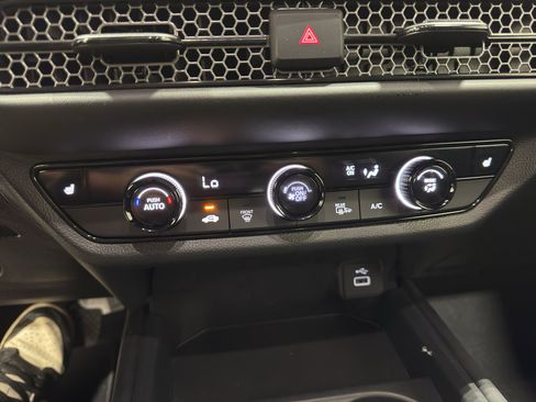 Used 2025 Honda HR-V Sport image 33
