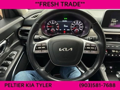 Certified 2022 Kia Telluride SX w/ Towing Package image 18