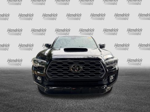 Used 2022 Toyota Tacoma TRD Sport w/ TRD Premium Sport Package AWD/4WD image 3