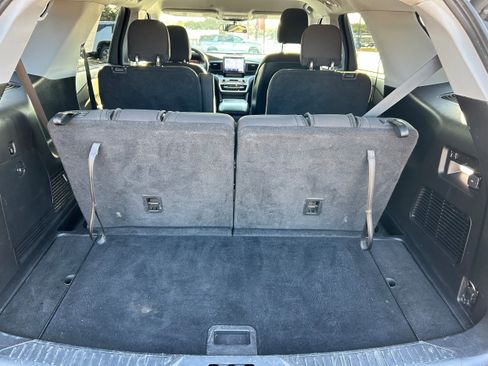 Used 2020 Ford Explorer XLT image 5