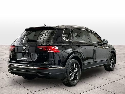 Used 2023 Volkswagen Tiguan SE AWD/4WD image 11