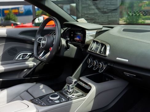 Used 2017 Audi R8 V10 image 38