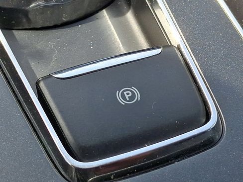 Used 2017 Ford Fusion Titanium image 24