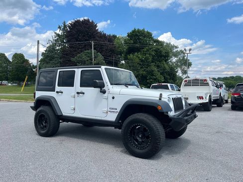 Used 2015 Jeep Wrangler Unlimited Sport w/ Quick Order Package 24S AWD/4WD image 1