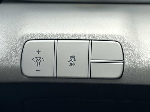 New 2026 Hyundai Elantra Limited FWD image 28